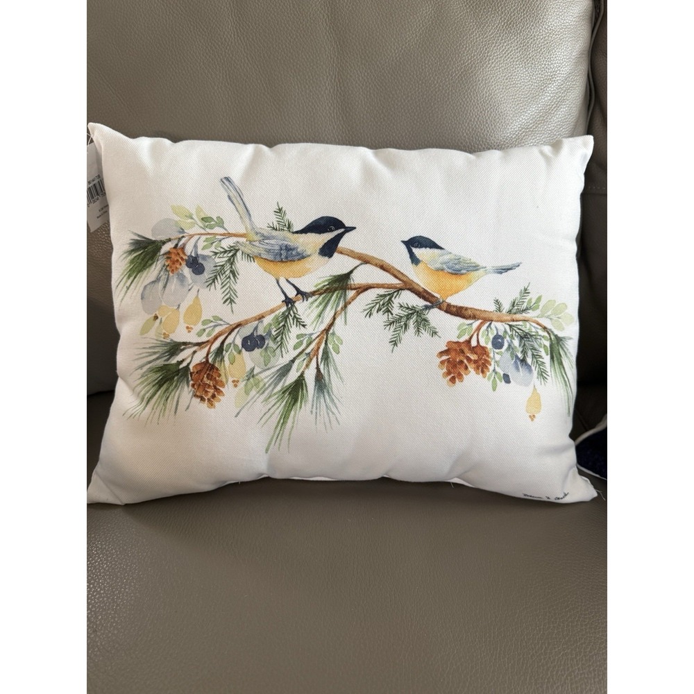 C&F Home Seasonal Holiday Pillow Chickadees Birds Pine&Berries White‎ NEW